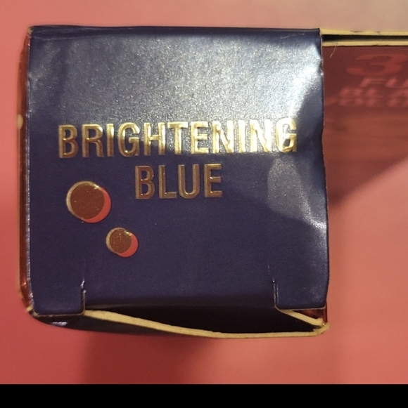 Benefit Bad Gal Bang Mascara Brightening Blue - Picture 3 of 3